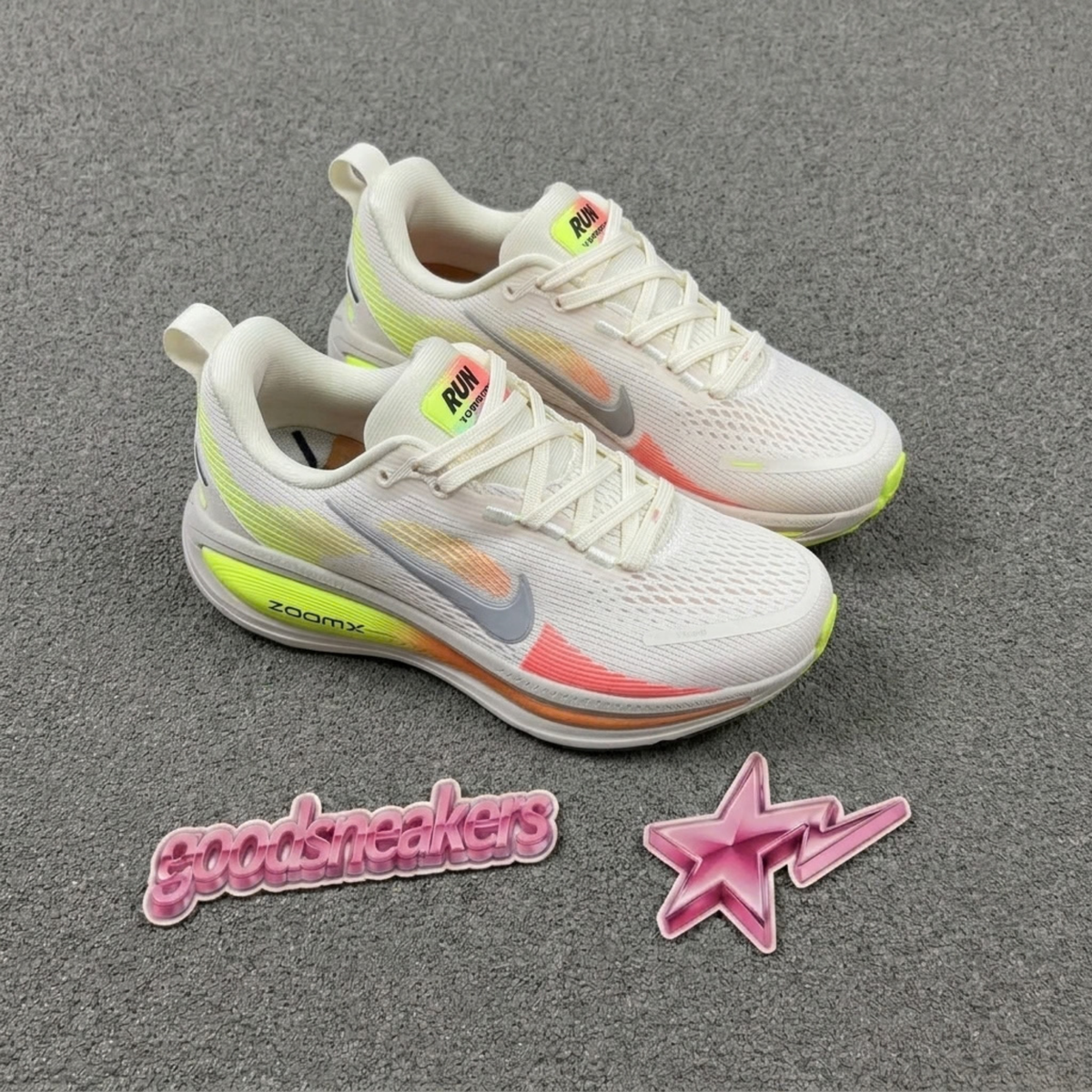 Nike Vomero 18 - Sail Bright Crimson Laser Orange