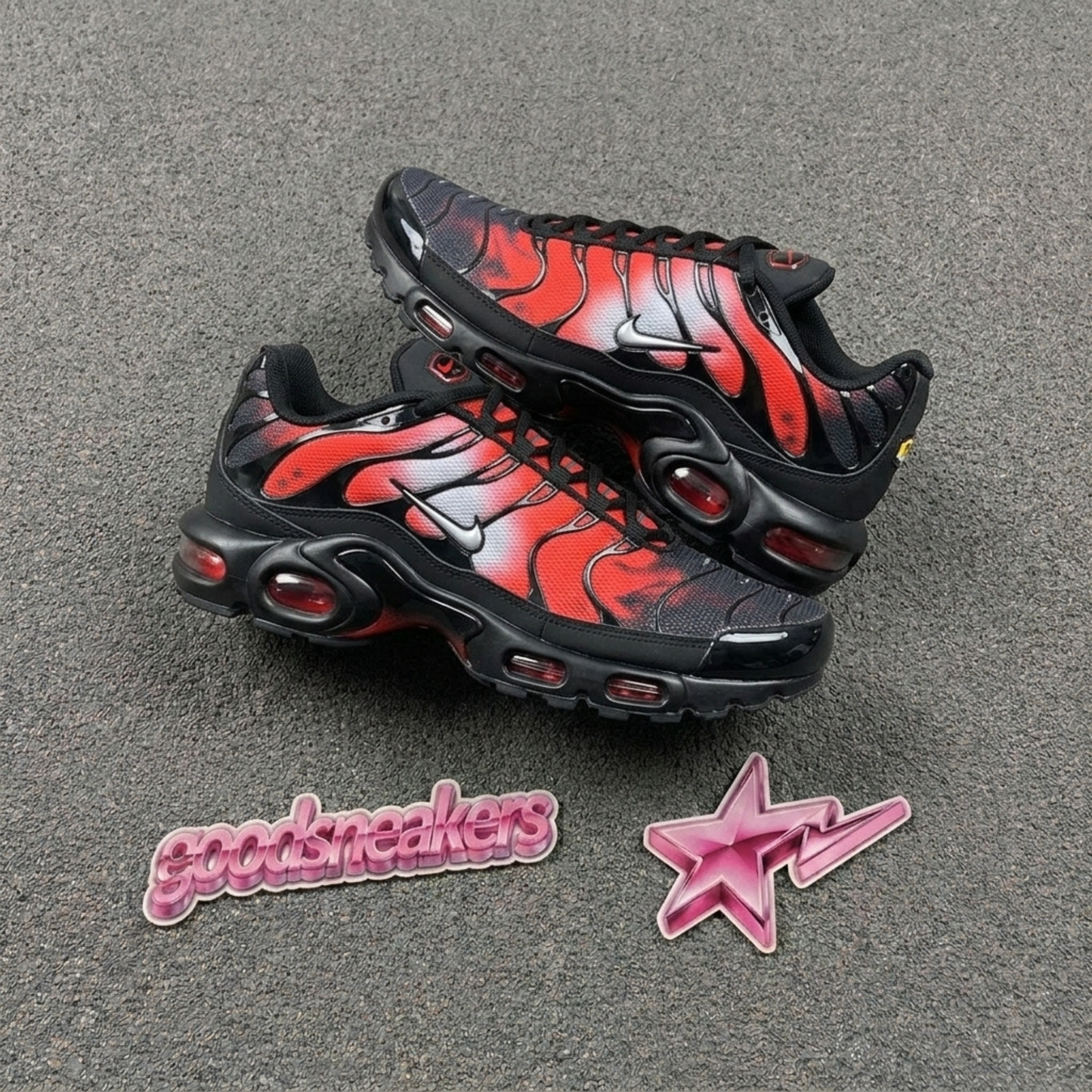 Nike Air Max Plus - Black University Red