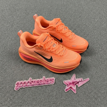 Nike Vomero Plus - Orange Pulse