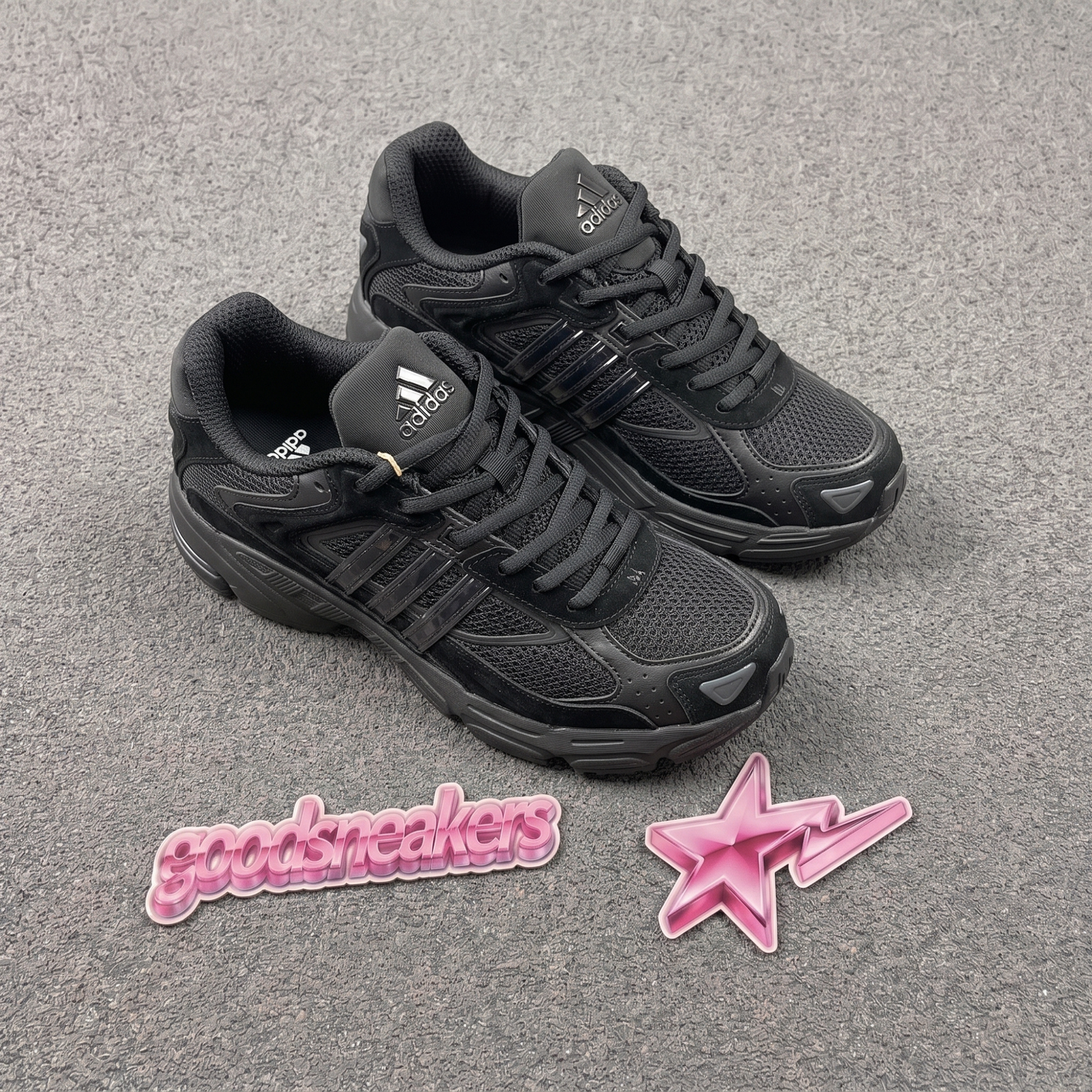 Adidas Response CL - Triple Black