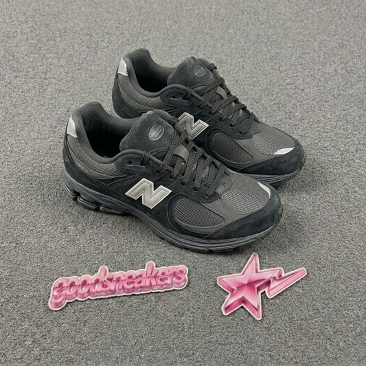 New Balance 2002R - Black Dark Grey