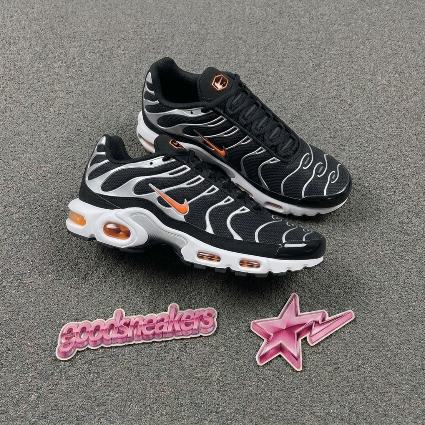 Nike Air Max Plus G - Black Metallic Silver Total Orange