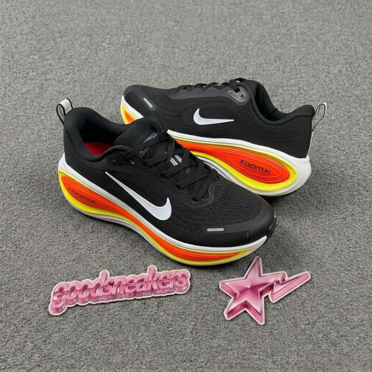 Nike Vomero Plus - Black Bright Crimson