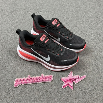 Nike Vomero 18 - Black Bright Crimson