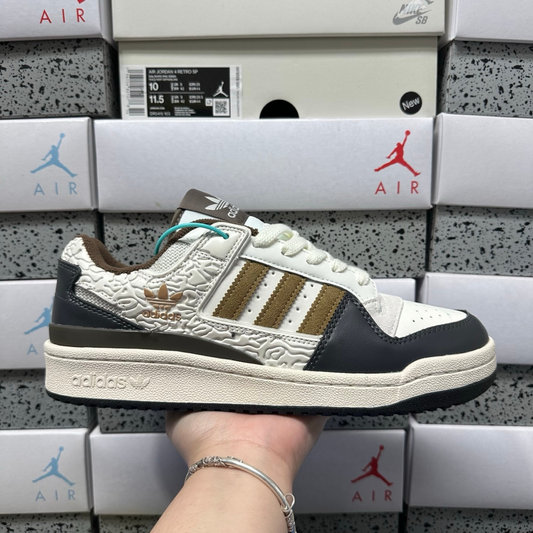 Adidas Forum Low - Core White / Bronze Strata