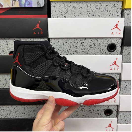 Air Jordan 11 Retro - Bred