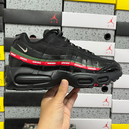 Air Max 95 x Undefeated - Black