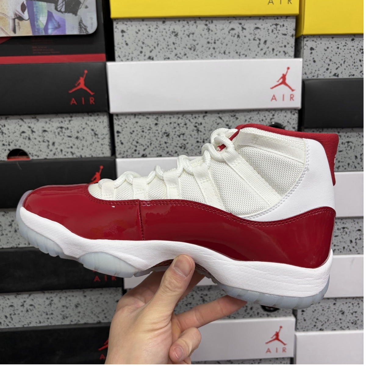 Air Jordan 11 Retro - Cherry
