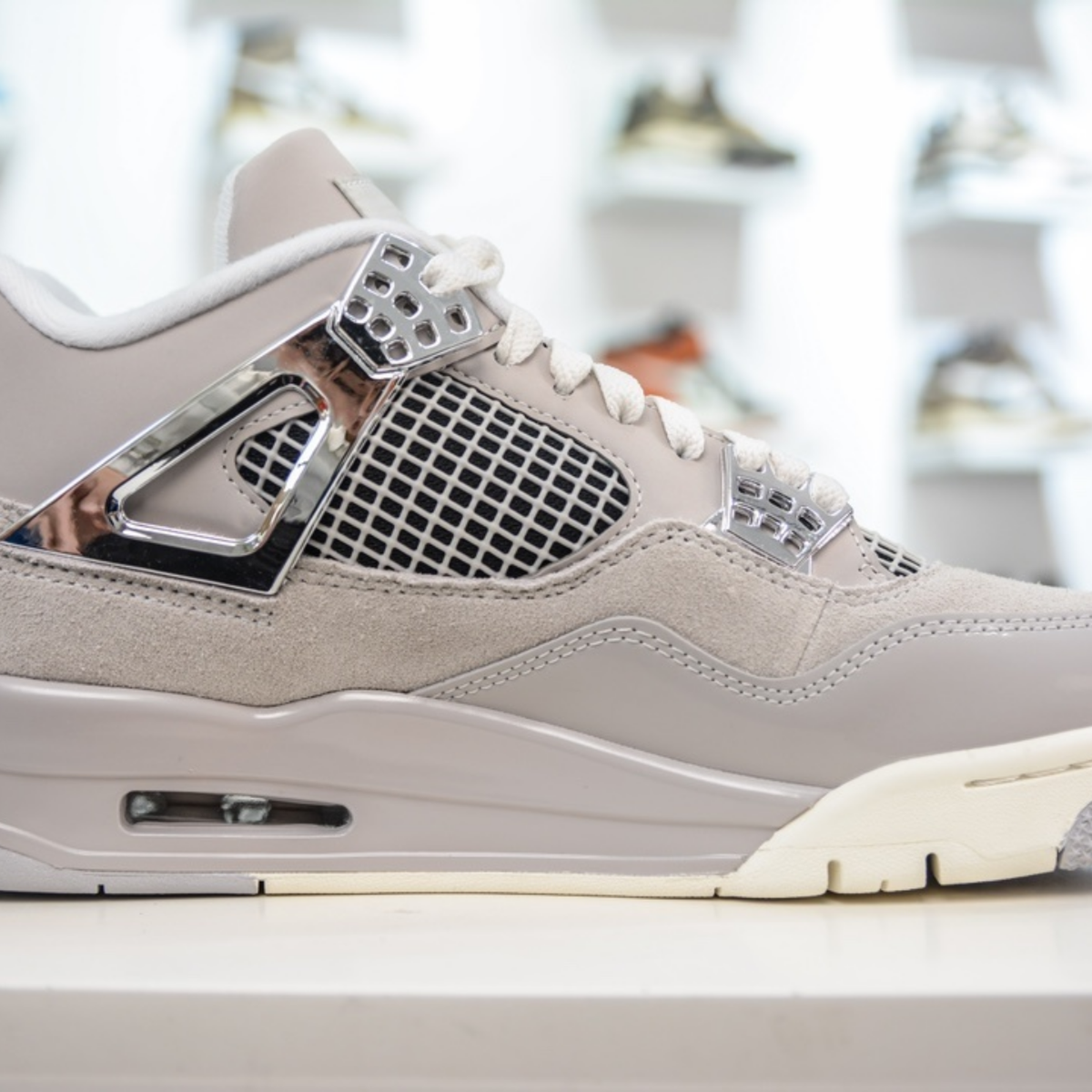 Air Jordan 4 Retro - Frozen Moments