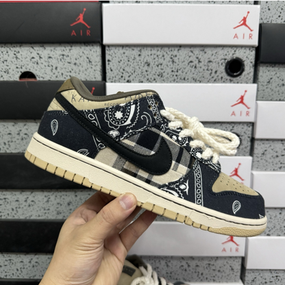 Travis Scott X Nike SB Dunk Low - Cactus Jack