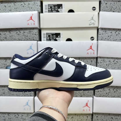 Nike Dunk Low - Vintage Navy
