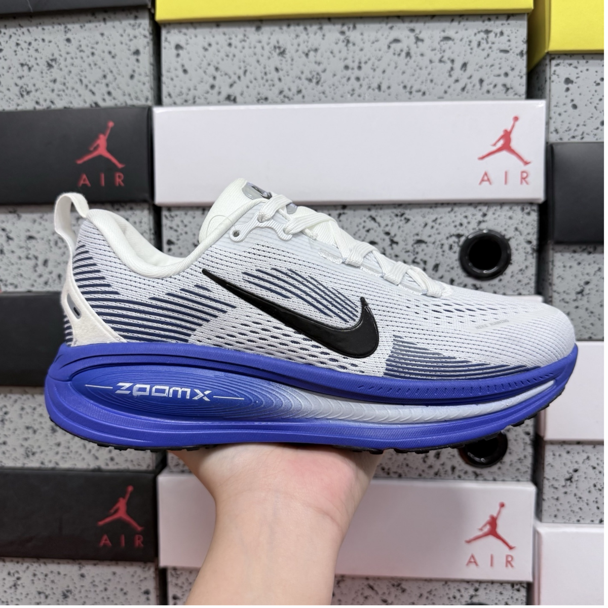 Nike Vomero 18 - White/Blue Tint/Light Marine