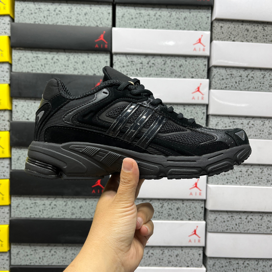 Adidas Response CL - Triple Black