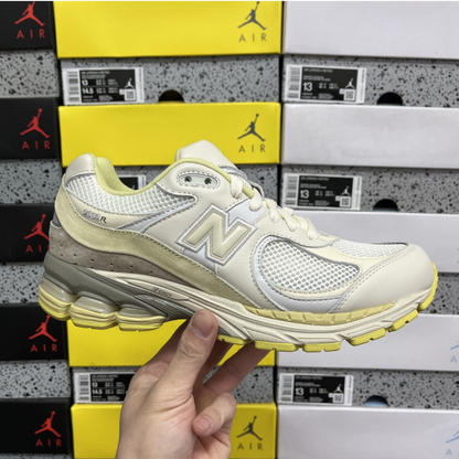 AURALEE x New Balance 2002R - White