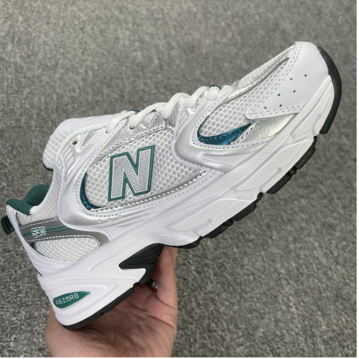 New Balance 530 - White Silver Green