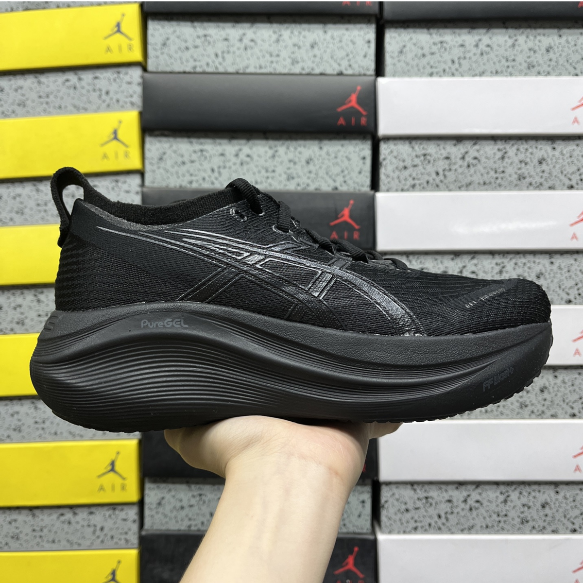 Asics Gel Nimbus 27 - Black / Graphite Grey