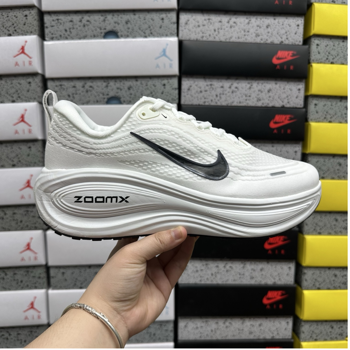Nike Vomero Plus - White Black