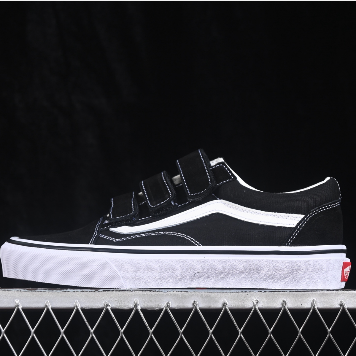 Vans Old Skool V - Black/True White