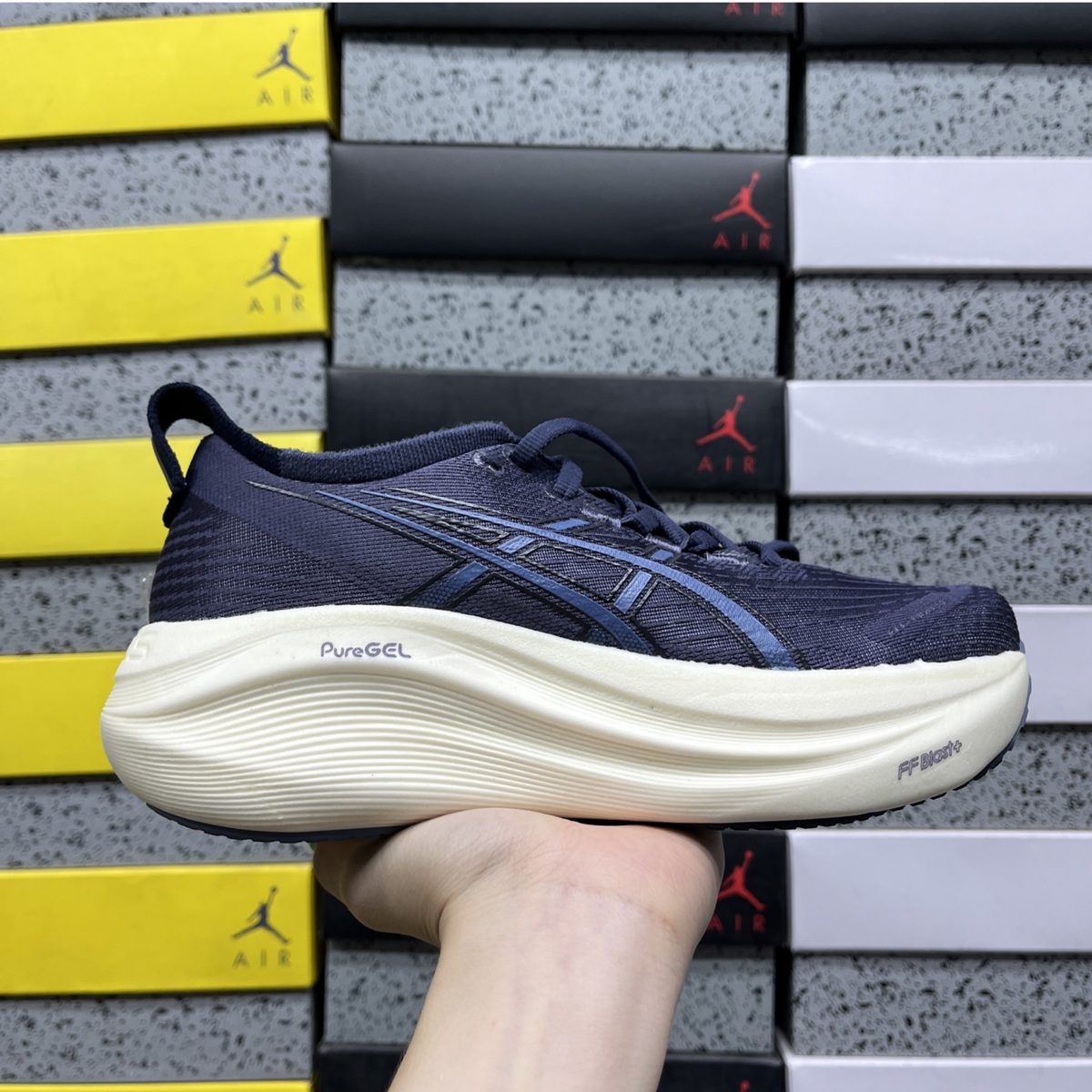 Asics Gel Nimbus 27 - Midnight / Vanilla