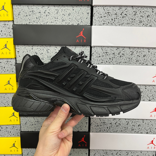 Pharrell Williams x Adidas Adistar Jellyfish  - Triple Black