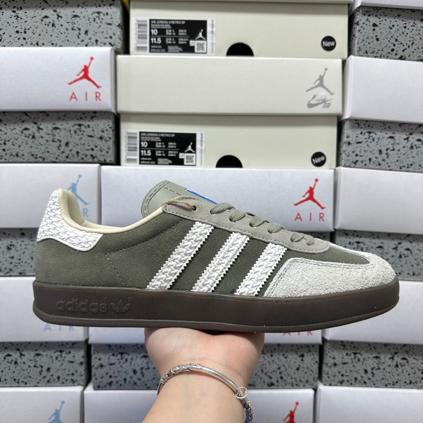 Adidas Gazelle Indoor - Olive Strata