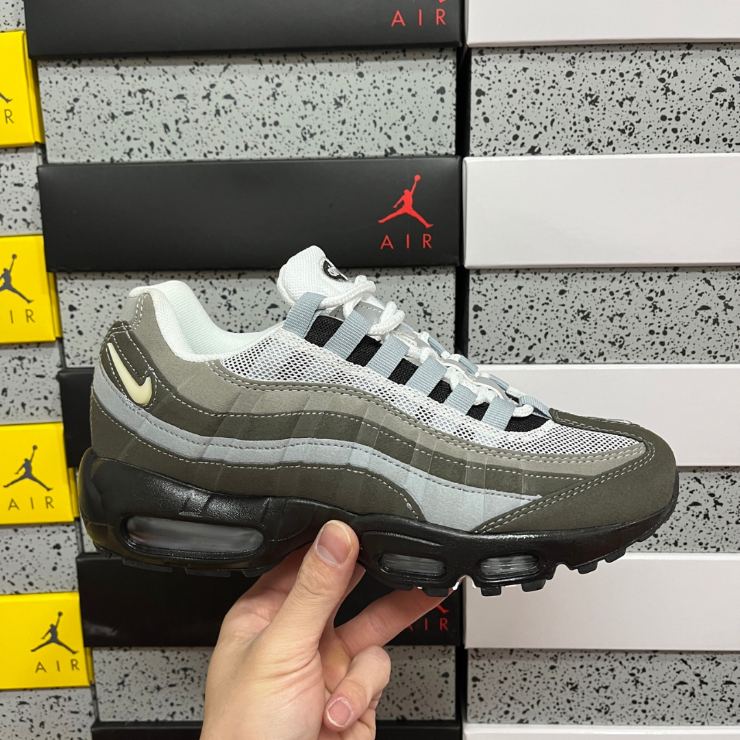 Air Max 95 - Smoke Gradient