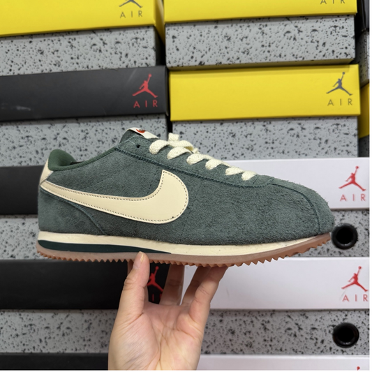 Nike Cortez Vintage Suede - Vintage Green Muslin