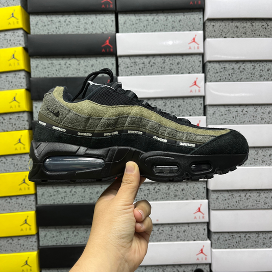 Air Max 95 x Undefeated - Geo Medium Olive