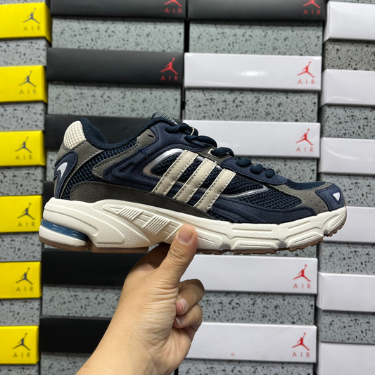 Adidas Response CL - Collegiate Navy Grey One