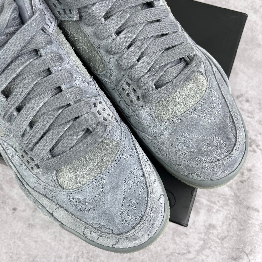 Air Jordan 4 - KAWS Cool Grey