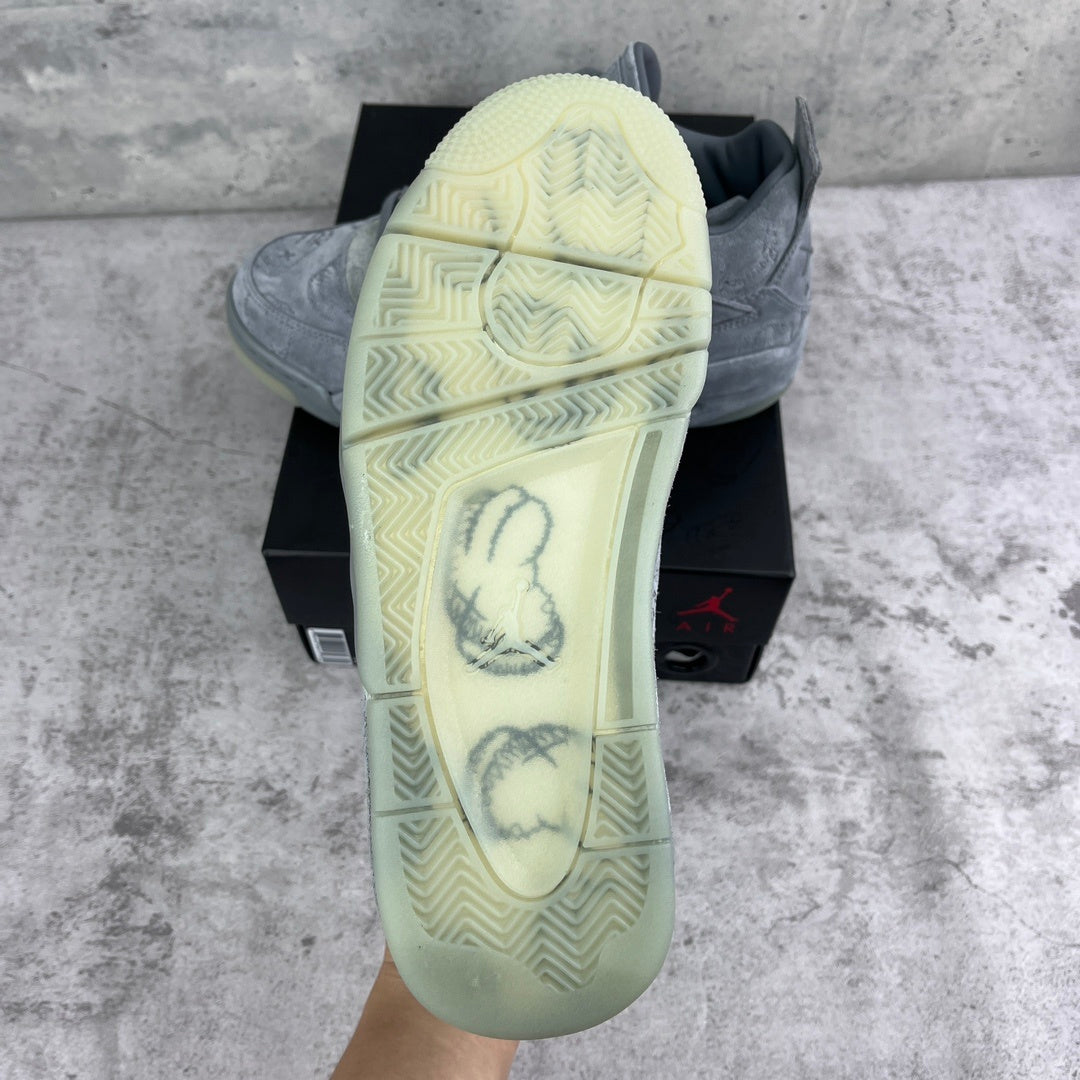 Air Jordan 4 - KAWS Cool Grey