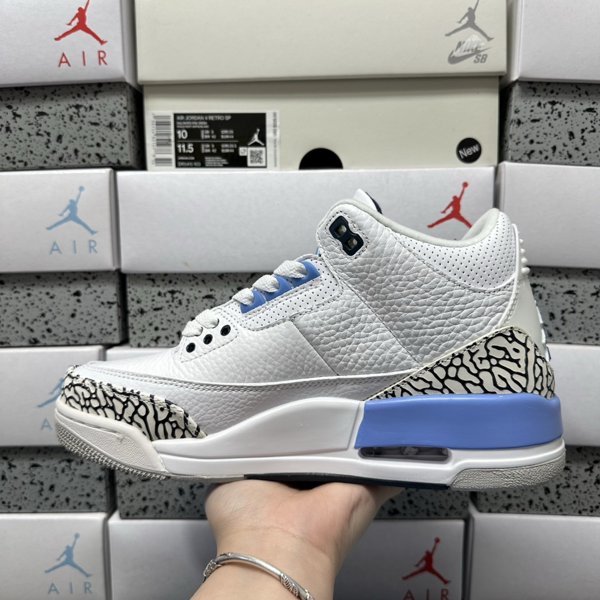 Air Jordan 3 Retro - UNC