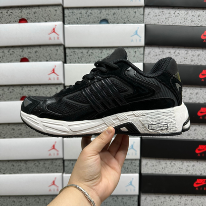 Adidas Response CL - Core Black Cloud White