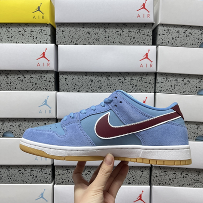 Nike Dunk Low Pro - Philadelphia Phillies