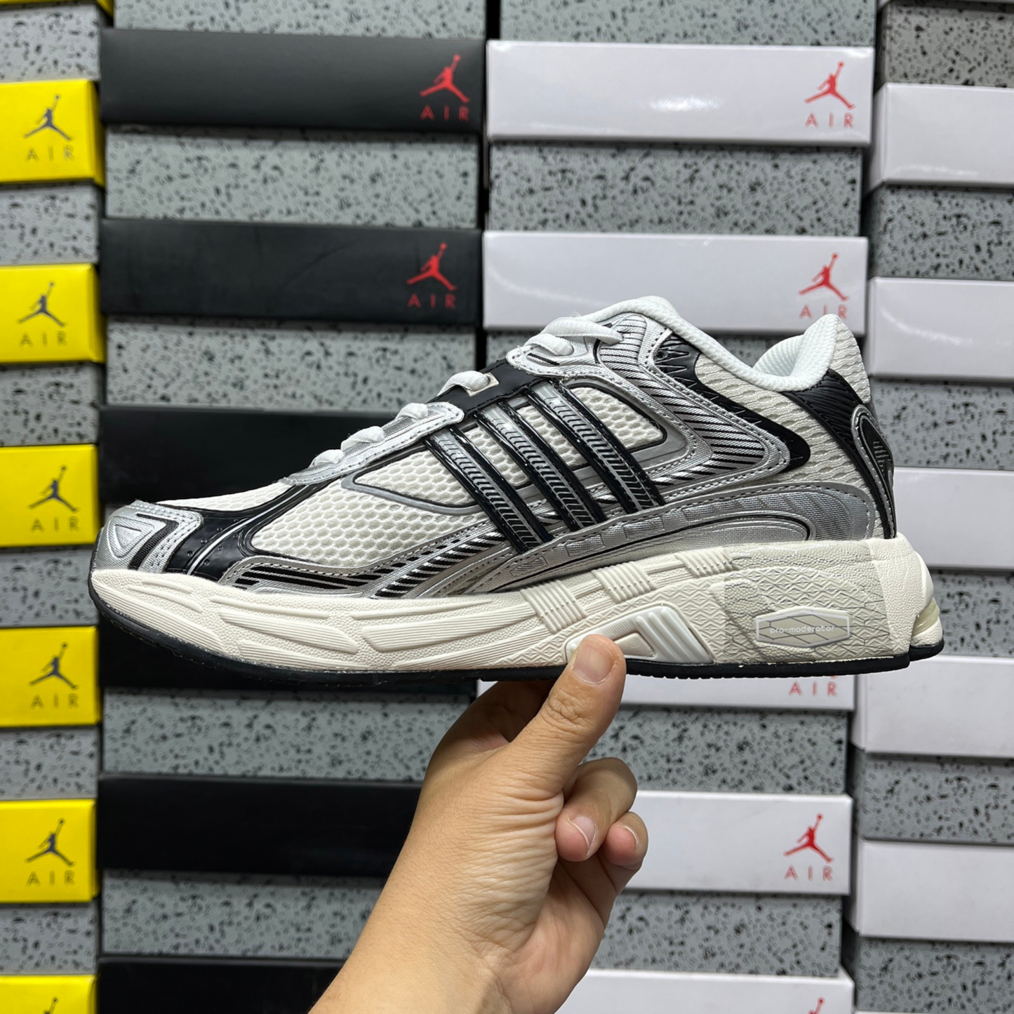 Adidas Response CL - Core Black White Silver Metallic