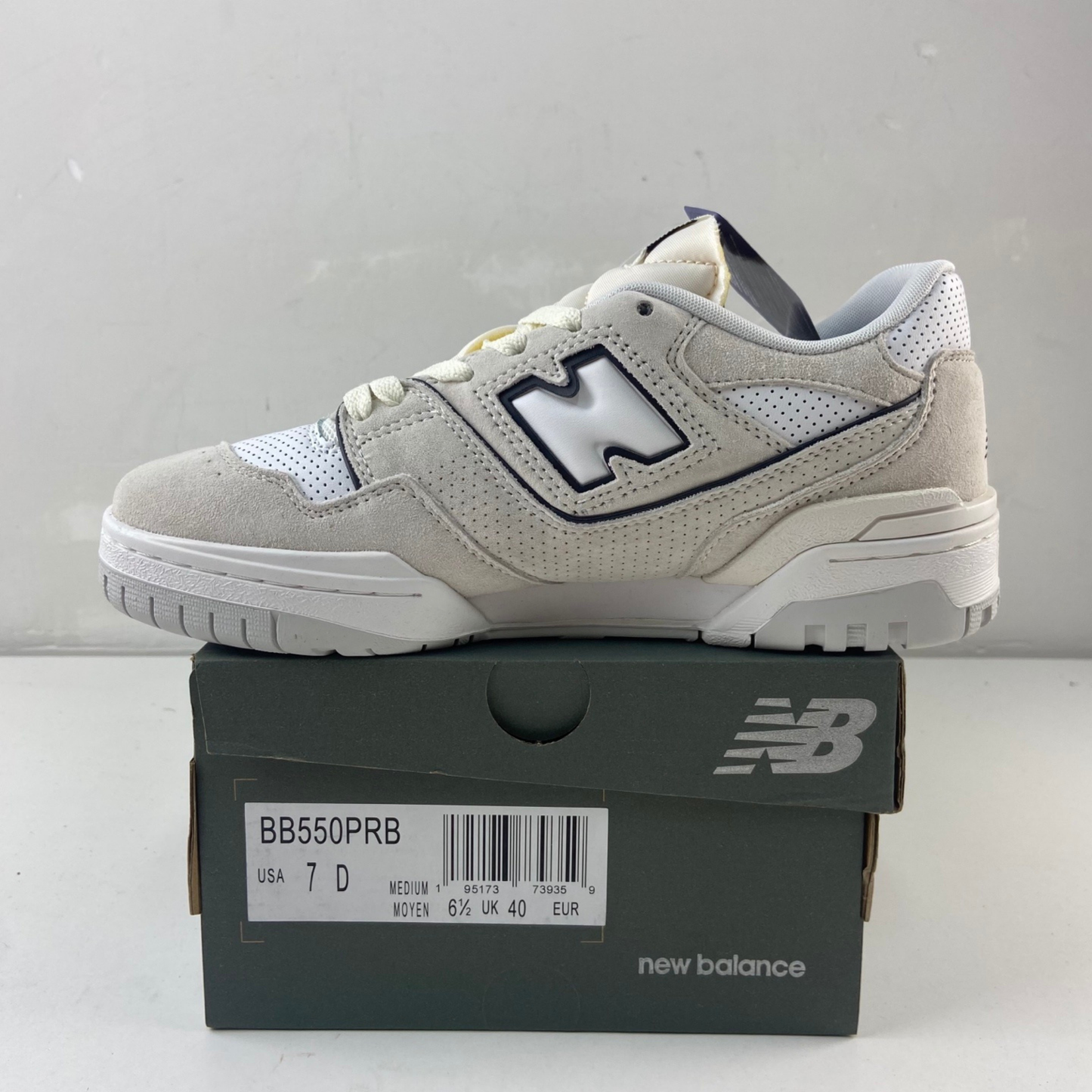 New Balance 550 - Ash Stone