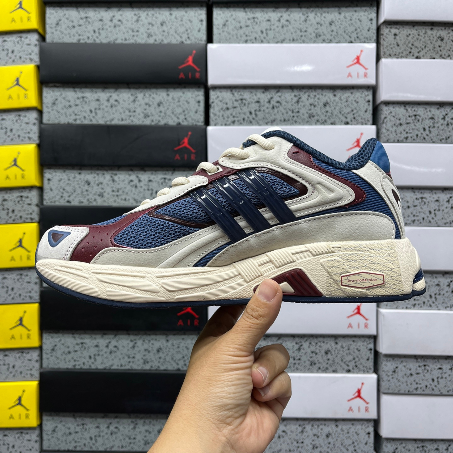 Adidas Response CL - Wonder White Preloved Ink Shadow Red