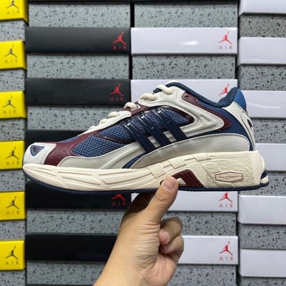 Adidas Response CL - Wonder White Preloved Ink Shadow Red