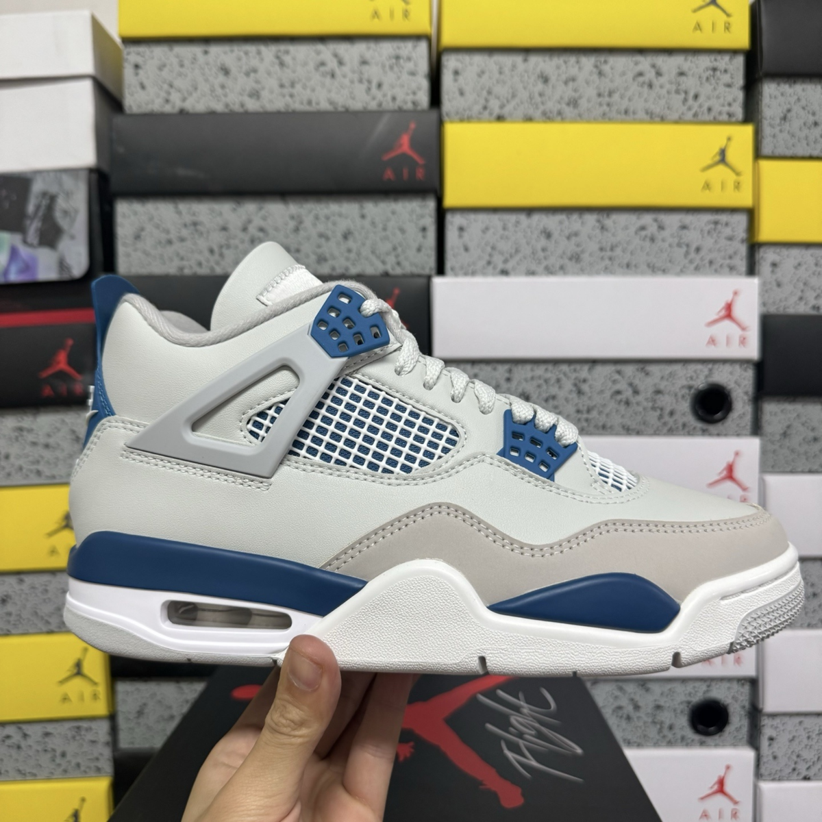Air Jordan 4 Retro - Military Blue