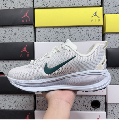 Nike Vomero 18 - Summit White/Blue Tint/Geode Teal