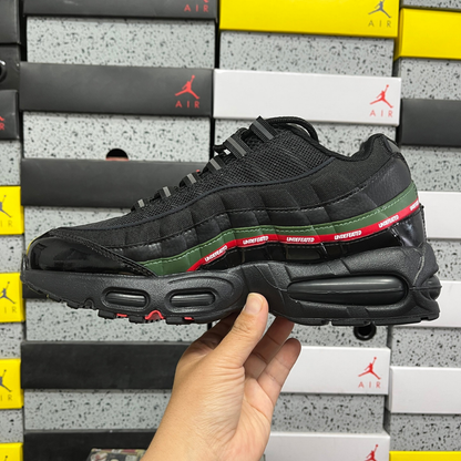 Air Max 95 x Undefeated - Black