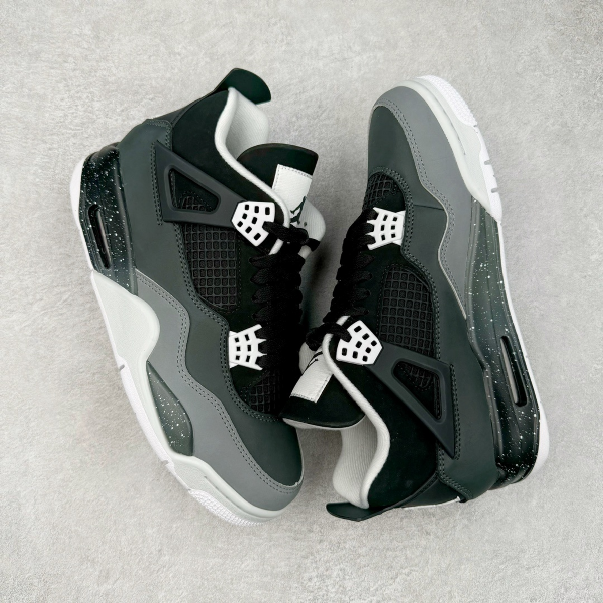 Air Jordan 4 Retro - Fear