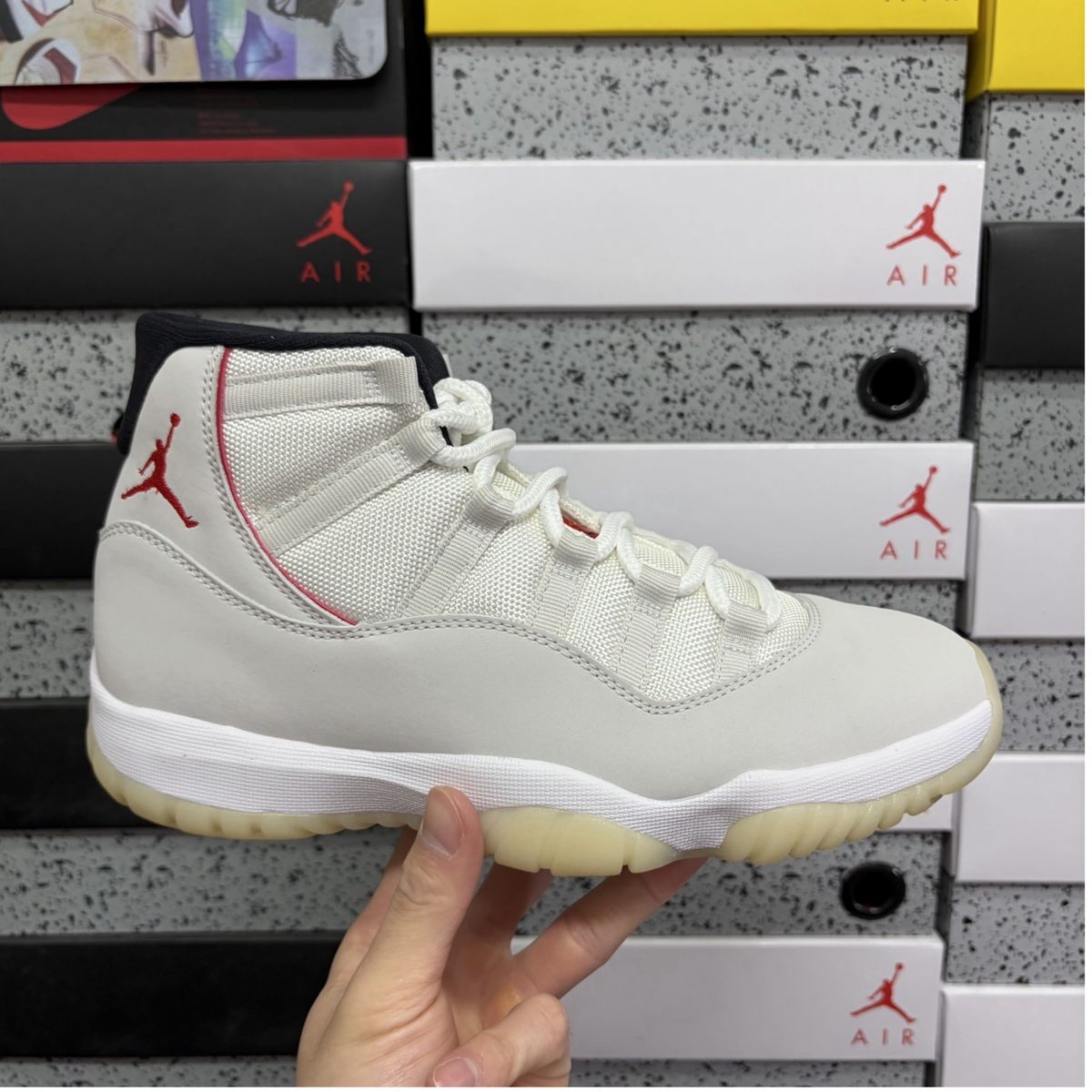 Air Jordan 11 Retro - Platinum Tint