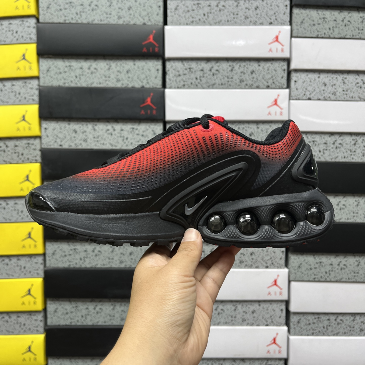 Nike Air Max DN - Bred