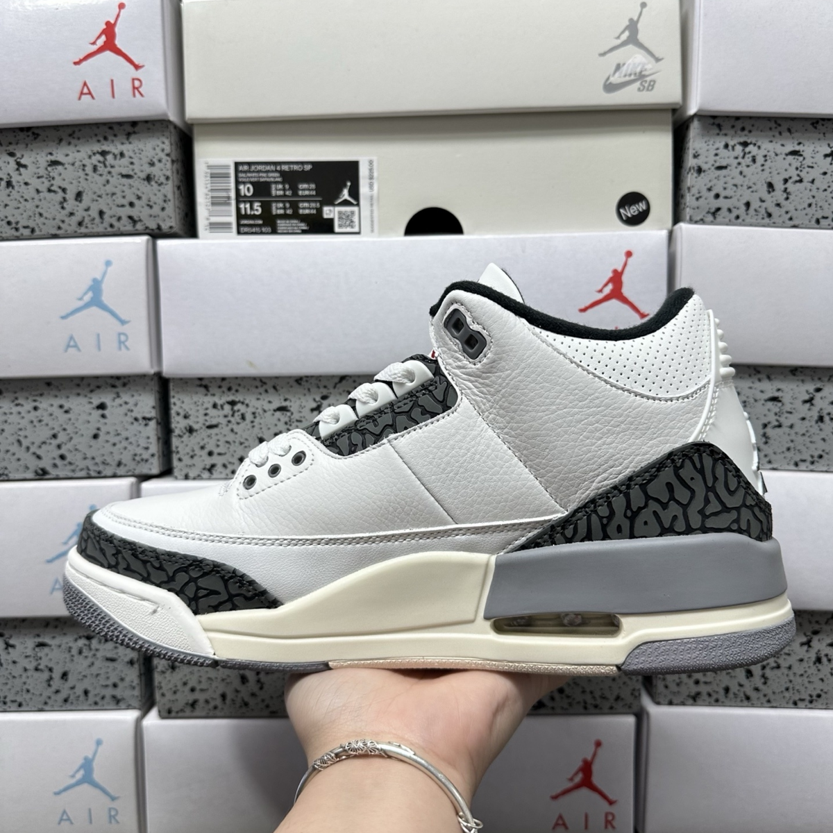 Air Jordan 3 Retro - Cement Grey