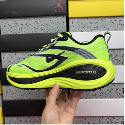 Nike Vomero Plus SE - Ekiden Pack Volt