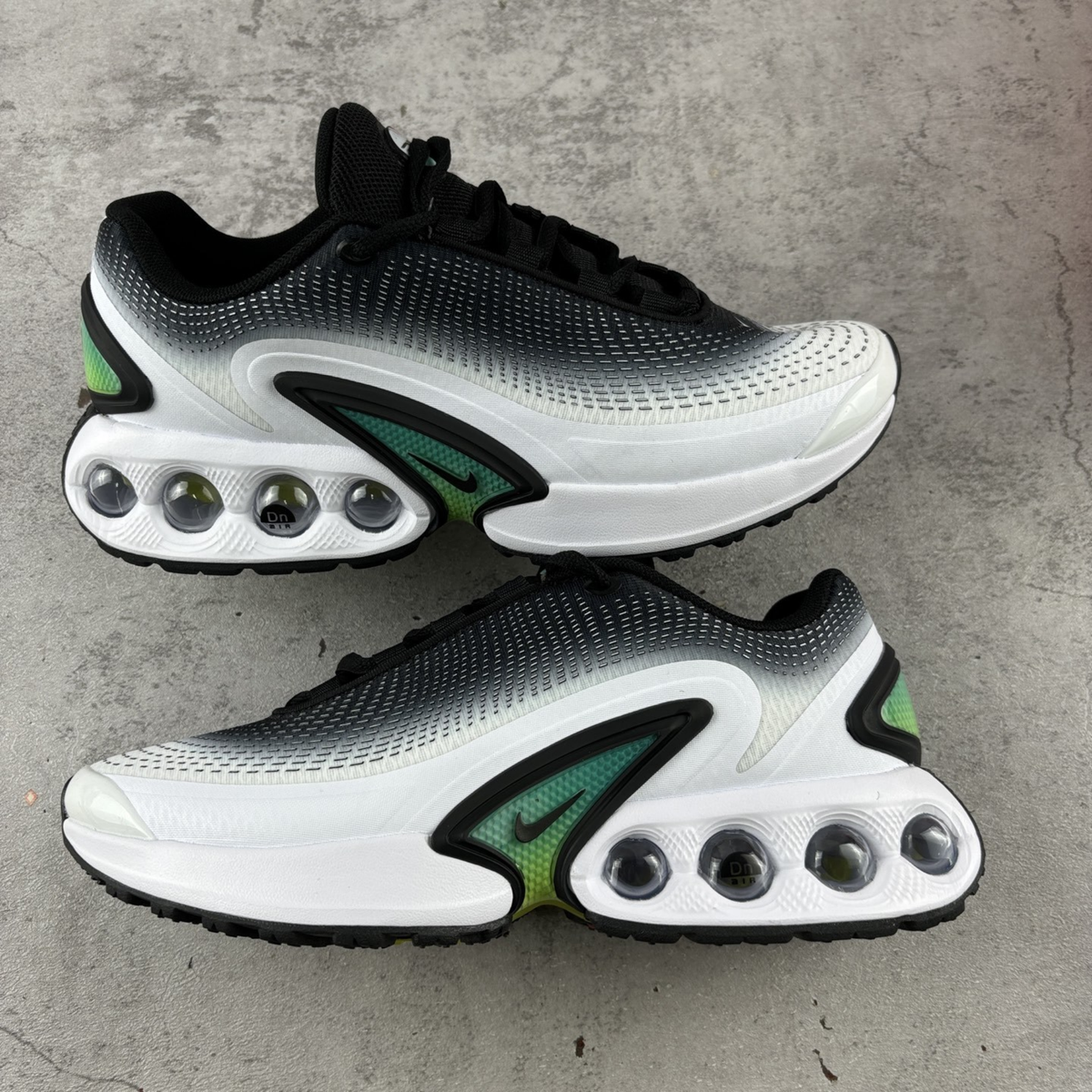 Nike Air Max DN SE - Black Light Bone Green Strike