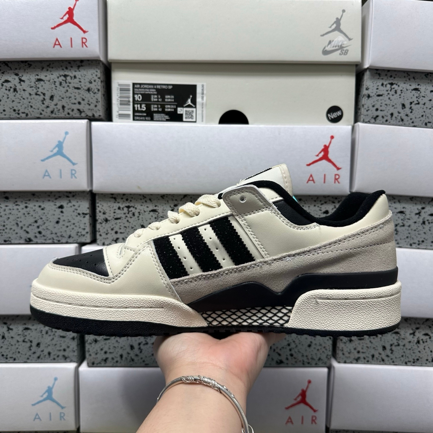 Adidas Forum Low - Core Black / Cream White