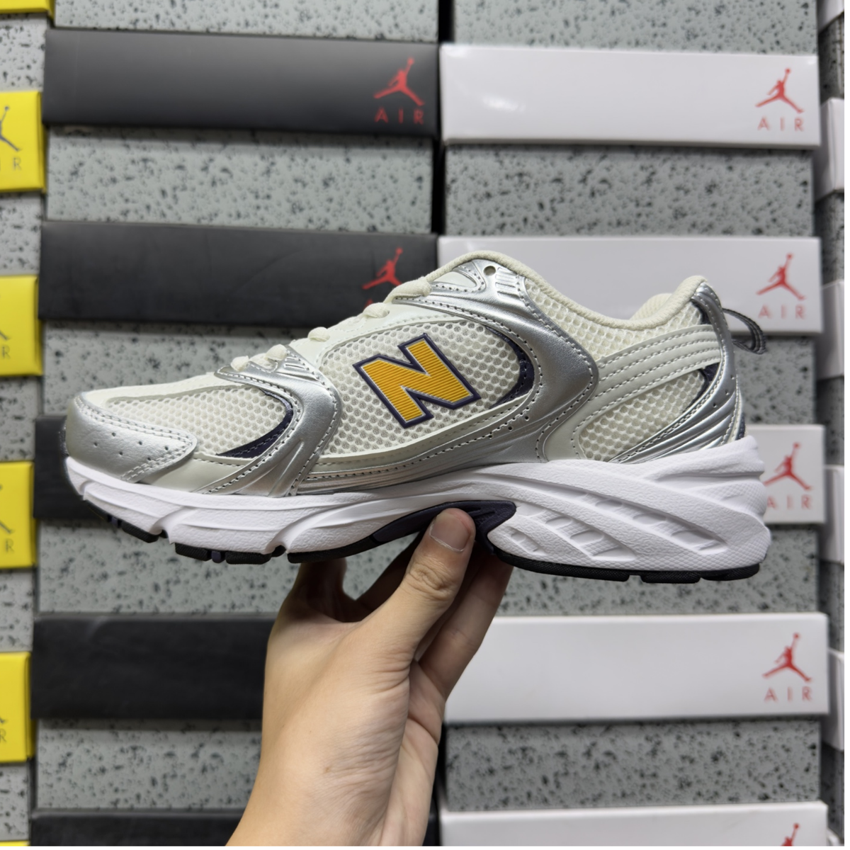New Balance 530 - Silver Yellow