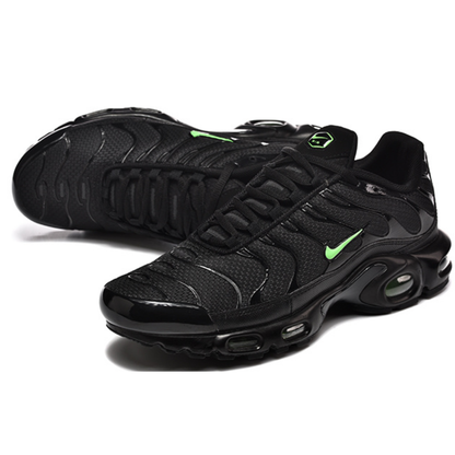 Nike Air Max Plus - Black Green Strike